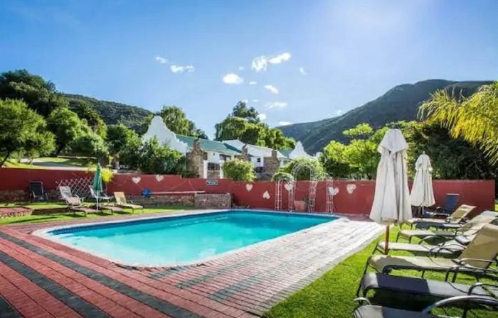 Old Mill Lodge, Seasonal Working Ostrich Farm & Restaurant, Oudtshoorn