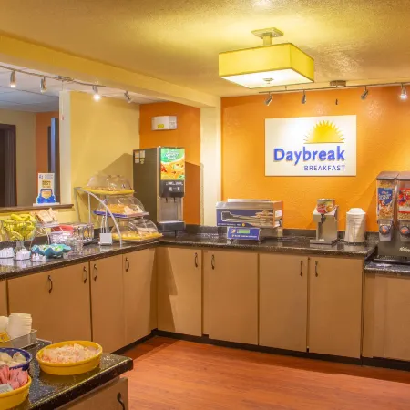 Days Inn & Suites by Wyndham Stevens Point