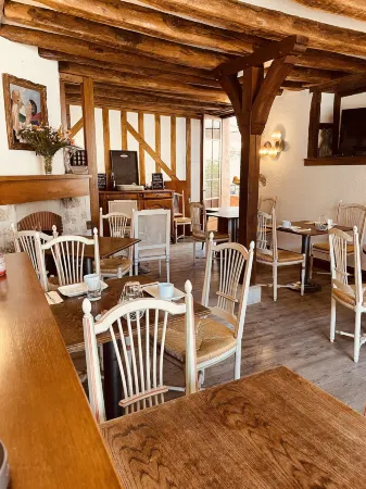 Hotel de la Sologne Отели в г. Сен-Лоран-Нуан