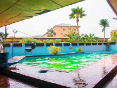 Divine Fountain Agidingbi โรงแรมในOjodu