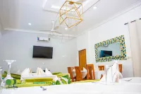 Villa de l'Integration - พร้อมอาหารเช้า
