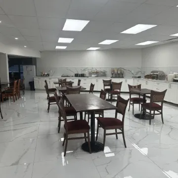 River Rapids Inn Отели рядом с достопримечательностью «Прогулка Белые Воды»