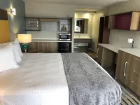 All Seasons Inn & Suites