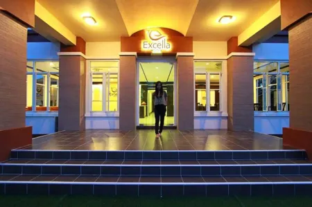 Excella Hotel Отели в г. Убон Рачатани