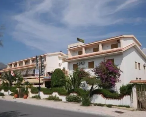 Hotel Harmony Hotel a Tortora