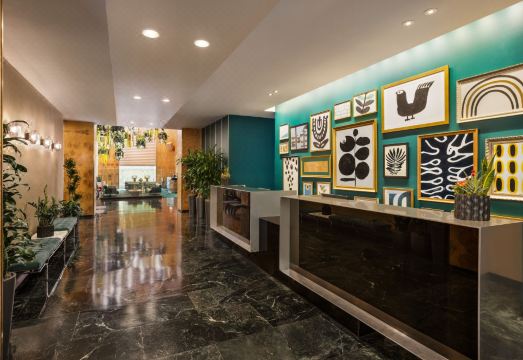 2. 더 델피 호텔..