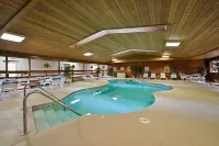 Quality Inn & Suites - piscine