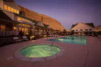Wine Country Inn - Pools