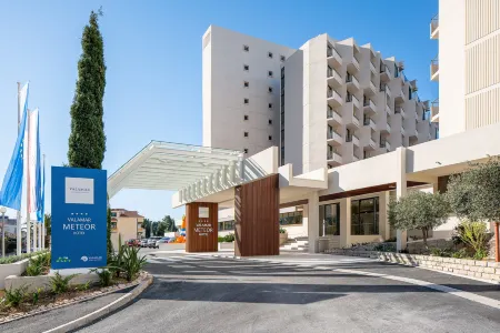 Valamar Meteor Hotel Отели рядом с достопримечательностью «Tucepi Beach»