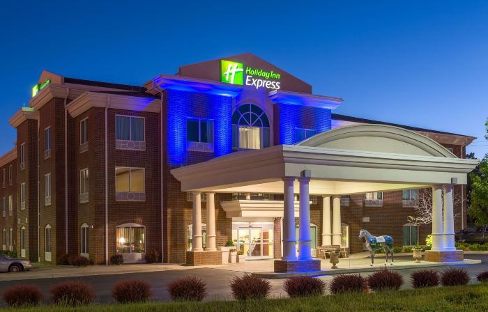 Holiday Inn Express & Suites LEXINGTON DTWN AREA-KEENELAND by IHG