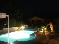 Le Rouge & Blanc - Pools
