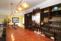 The Atlantis Historic Inn - bar