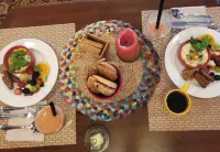 Twin Oaks Inn - breakfast