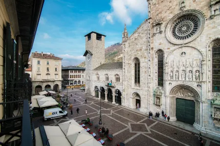 Aurum - Como Luxury Suites