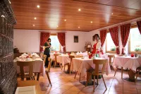 Garni Biancaneve Ruffrè-Mendola Отели в г. Malosco