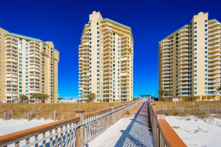 FL-Beach Colony East E3b 3 Bedroom Condo