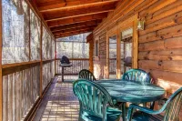 Er259- Country Charm Great Location, Close to Town 2 Bedroom Cabin by RedAwning