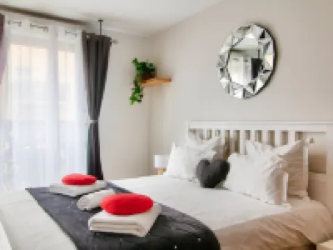 123Home - Suite & Spa XL Hotels in Montevrain