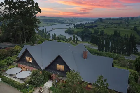 Lake Karapiro Lodge