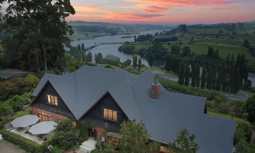 Lake Karapiro Lodge