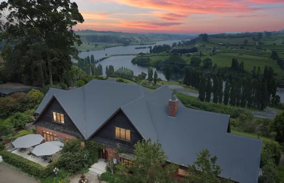 卡拉皮羅湖小屋酒店