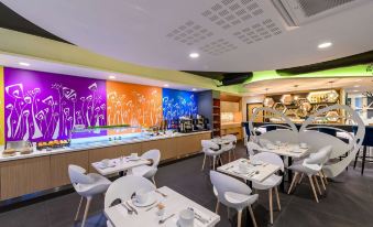 Kyriad Prestige Amiens Poulainville Hotel and Spa