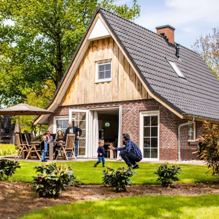 Family Villa + Sauna & Sunroom Hotels in Hellendoorn