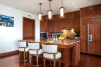 Kbm Resorts Free Car Anuenue at Montage Kapalua Bay Oceanfront Villa Pool Beach Access - bar