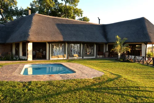 Etosha Mopane Safari Lodge - С баром