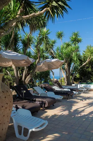 Falco in Pietra Отели в г. Пальма-ди-Монтекьяро