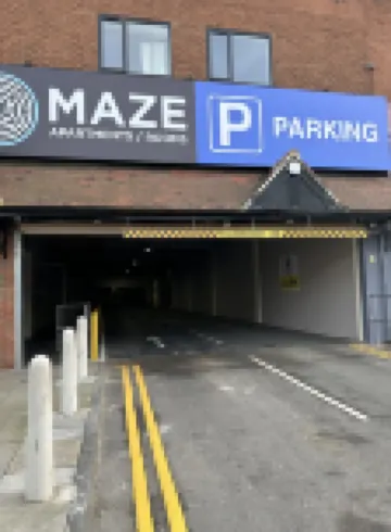 Maze Apartments and Rooms