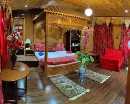 The Mughal Palace Eco Luxury Houseboat