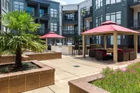 Spacious 2Bd with Private Balcony and Free Parking