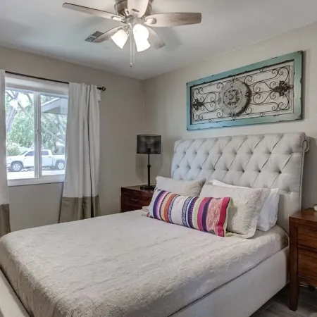 Tempe Remodel w Sparkling Pool and Game Room