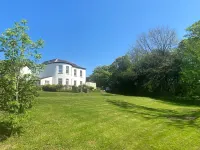 Holyland House - Greenacres Estates Hotels near Pembroke Castle
