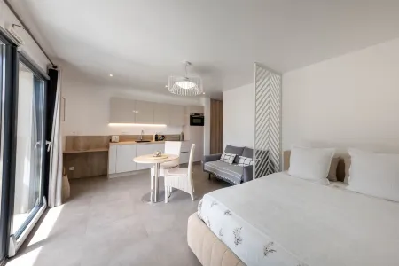 Gîtes Domaine de la chapelle Отели в г. Ле Бар-Сюр-Луп