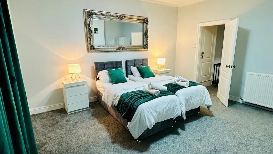 Beautiful 2Bed House near Pinderfield Hospital