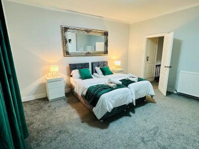 Beautiful 2Bed House near Pinderfield Hospital