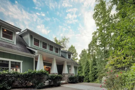 Juliet by AvantStay Mountain Views Near AshevilleBlack Mountain Отели в г. Суоннаноа