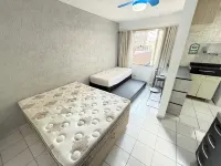 腳踏沙灘堡壘角