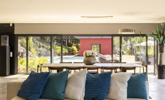 Carmim Villa by Cadenzalux