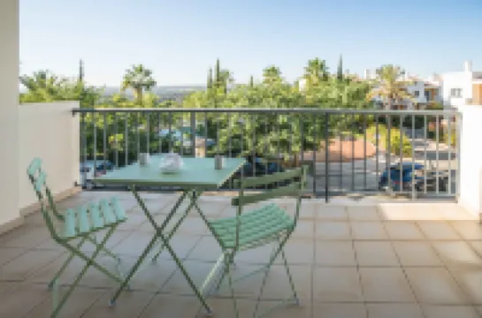 Portimao Elegant House With Pool by Homing