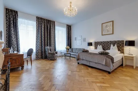 Boutique Hotel Goldenes Lamm Отели рядом с достопримечательностью «Villach-St. Jakob»