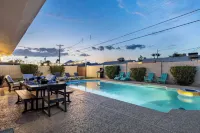 Indianola Oasis Private Pool, Outdoor Living & Old Town Access
