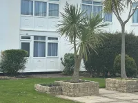 Charming 2 Storey Holiday Villa in Dawlish Warren Hotel di Dawlish