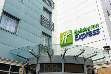 Holiday Inn Express London - Croydon Отели рядом с достопримечательностью «Стретэм Коммон»