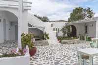 Thalassitra Private Pool Suites & Spa - pet friendly