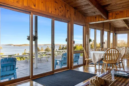 Bluff House Inn Отели в г. Салливан