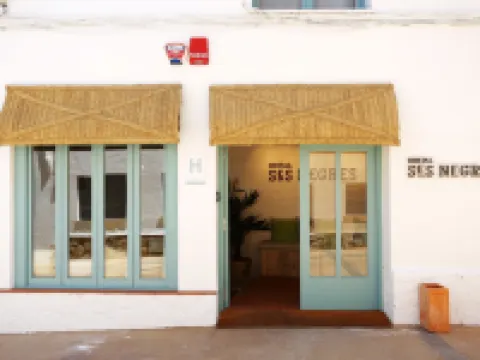 Hostal Ses Negres Hotels near Cala Sa Tuna