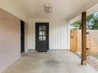 New SPA! Dwntwn DRIP Bluff St Cottage & Guest House! Walk to Food, Bars & Music! Hoteles en Dripping Springs